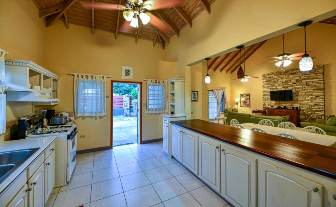 Casa Chiesa Villa English Harbour Екстериор снимка